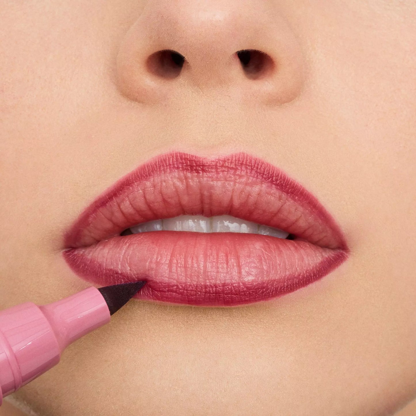 Lápiz de labios tatoo - Essence