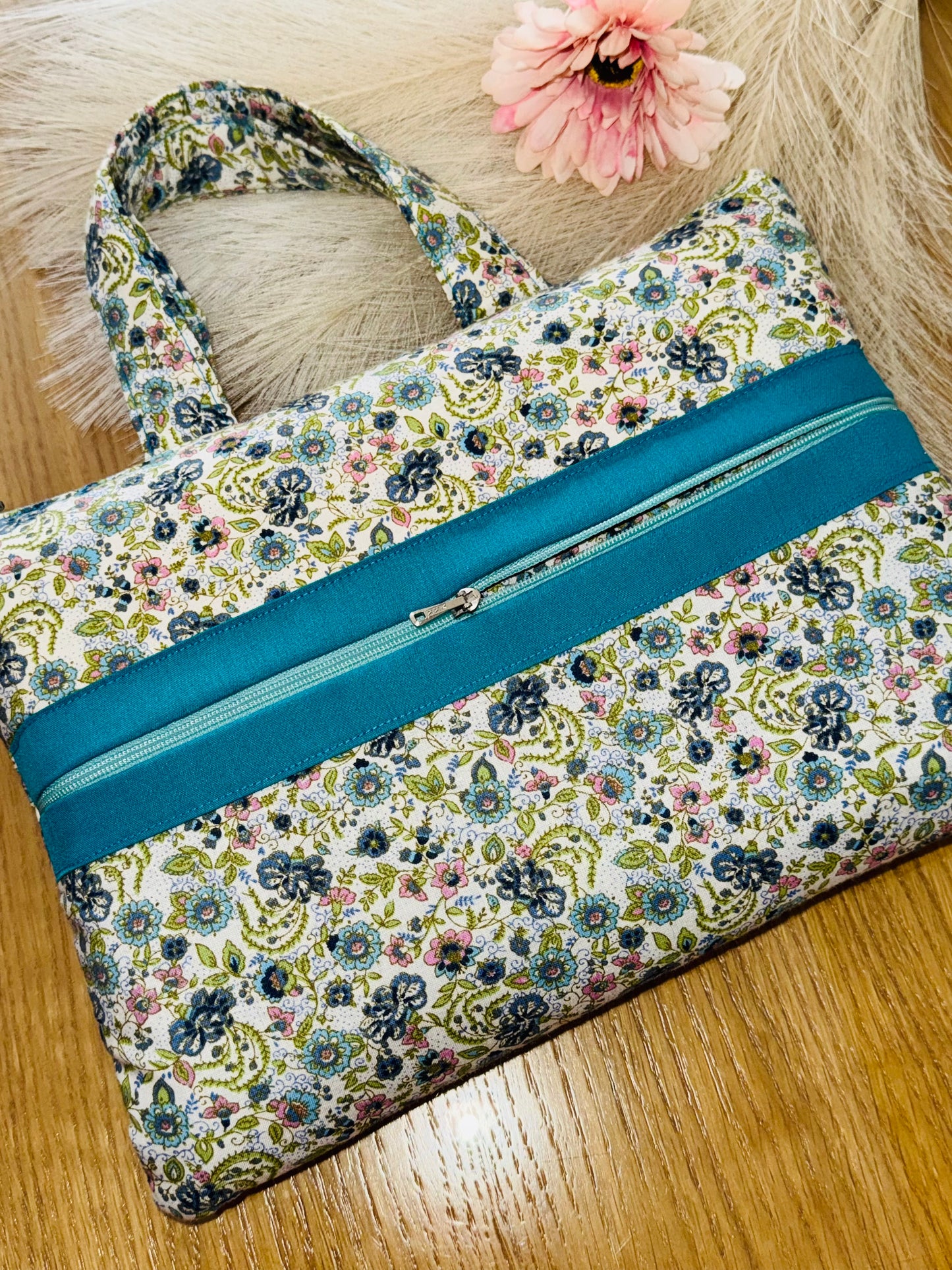 Funda libro/tablet con asa